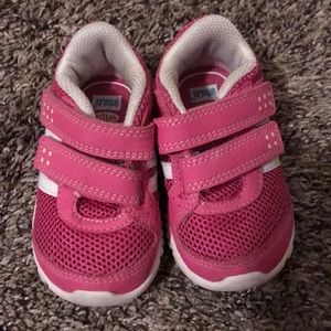 Toddler girls pink velcro shoes